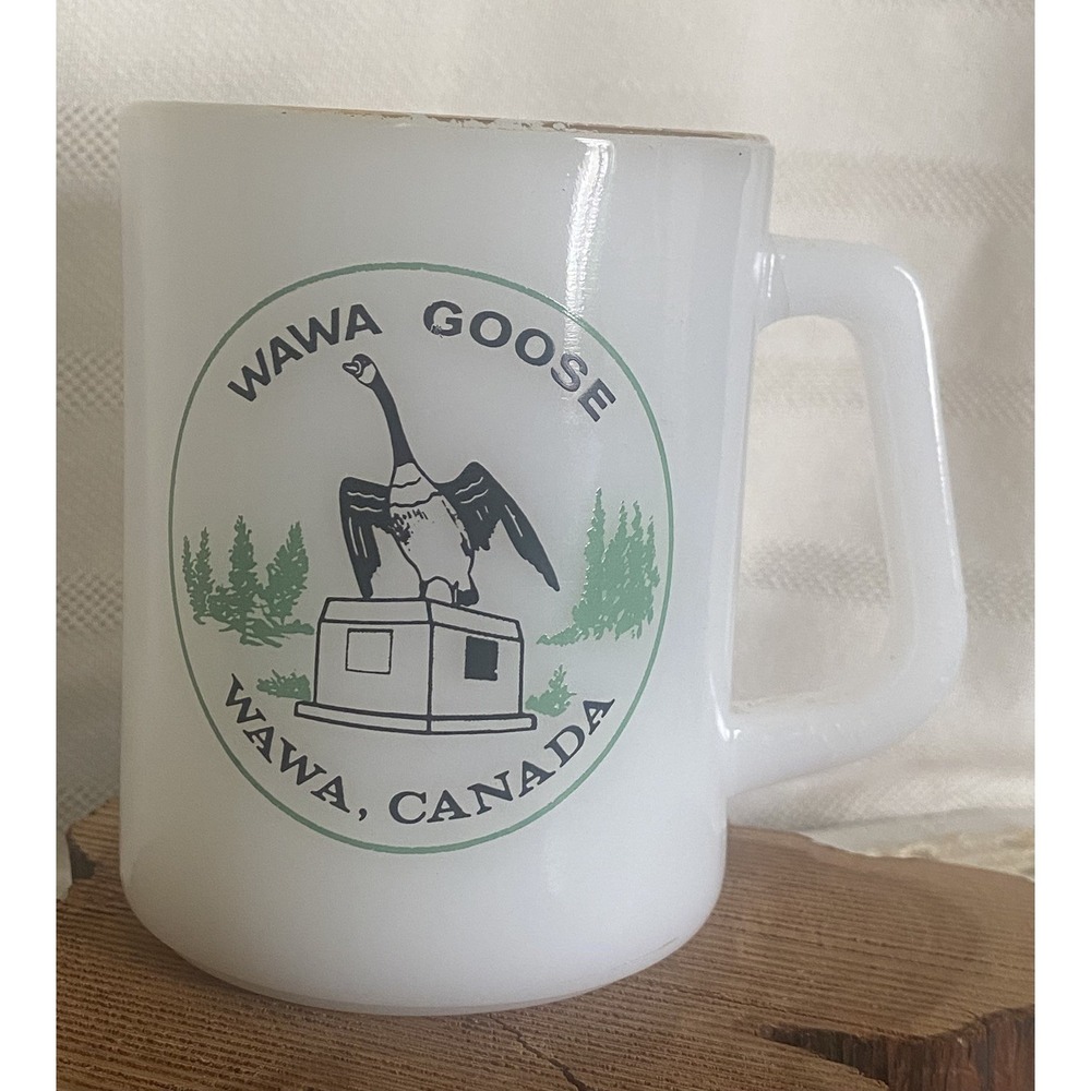 Vintage Federal Glass Wawa Goose Ontario Canada Milk Glass Coffee Cup